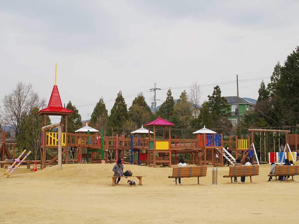 アスレチック(平日200円・土日祝日300円) ※現在中止しております