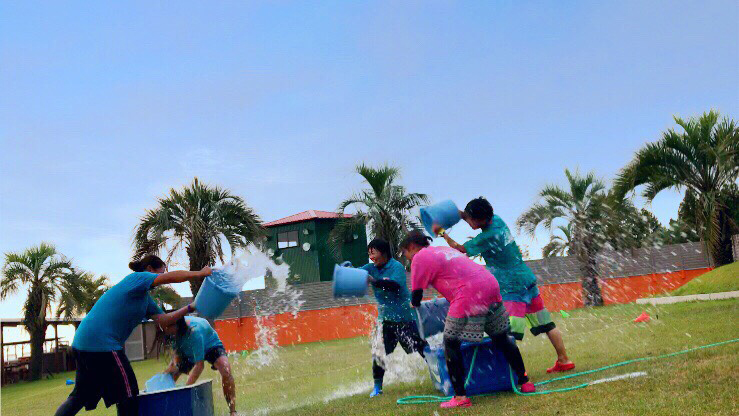 水を掛け合いして涼しみましょう！お盆限定「水かけ祭り」